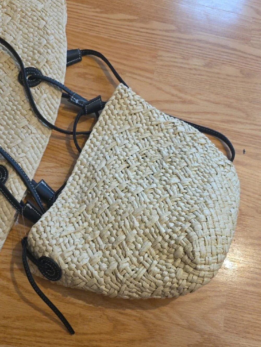 N/A spacious woven